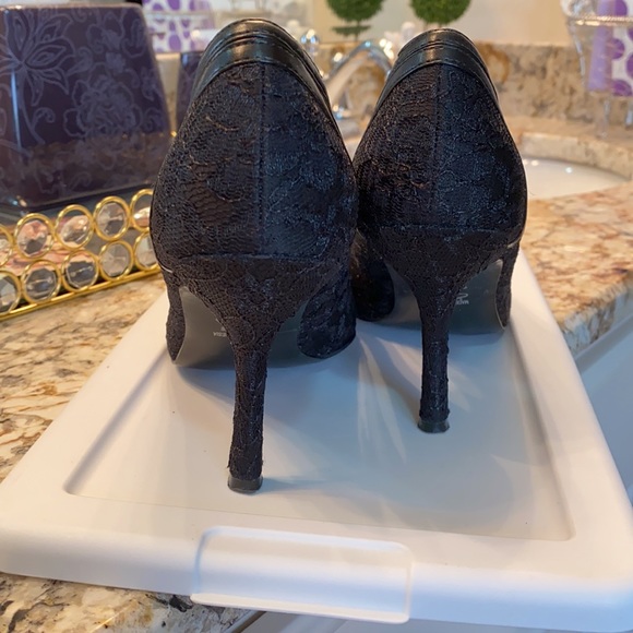 EUC Spring Auzille black lace covered open toed w/ bow heels 38/7.5 - Picture 8 of 9